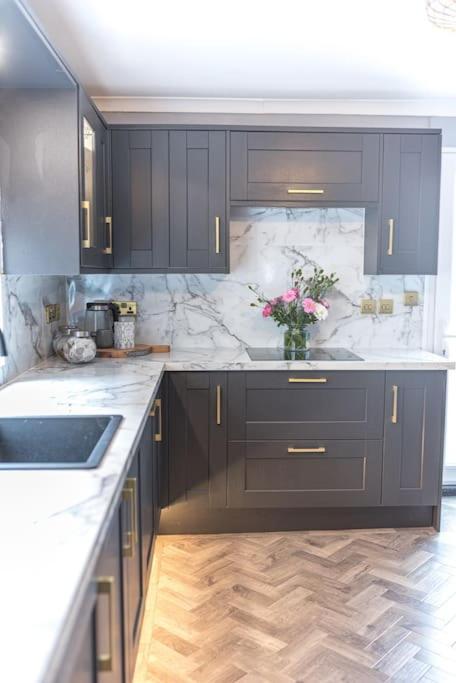 Вилла Luxury Townhouse In Вёкингтон Экстерьер фото
