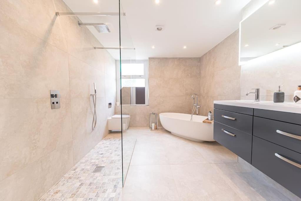 Вилла Luxury Townhouse In Вёкингтон Экстерьер фото