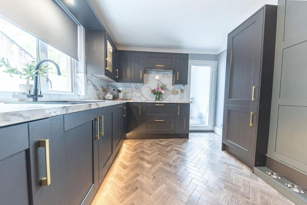 Вилла Luxury Townhouse In Вёкингтон Экстерьер фото