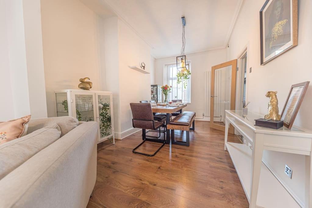 Вилла Luxury Townhouse In Вёкингтон Экстерьер фото