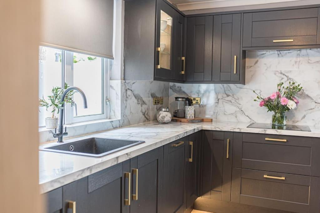 Вилла Luxury Townhouse In Вёкингтон Экстерьер фото